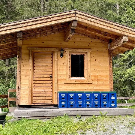 Wasserfallhuette * 잘바흐 힌터글렘